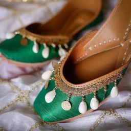 Glam Story Women's Land Snail Dark Green Ethnic Juttis-image-75
