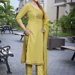 DIVASTRI Women Ethnic Motifs Yoke Design Regular Thread Work Kurta with Trousers & With Dupatta image 3