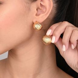 Reenisaa 18K Gold Plated Circular Shaped Drop Earrings image 5