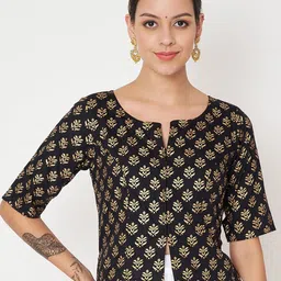 studio rasa Women Floral Printed Round Neck Top-16