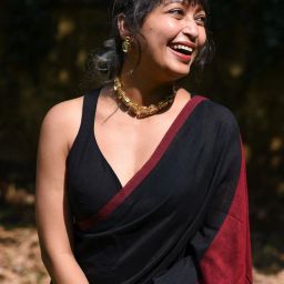 Suta Black & Red Plain Saree Without Blouse image 4