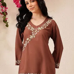 Qazmi Women Jina V-Neck Kashmiri Aari Work Full Sleeves Kurti-picture-45