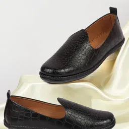 FAUSTO Men Black Textured Leather Loafers-image-42