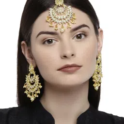 Zaveri Pearls Gold Tone Traditional Kundan & Pearls Earring & Maangtikka Set-ZPFK7478 image 1