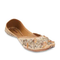 Mochi Women's Gold Ethnic Juttis-image-45