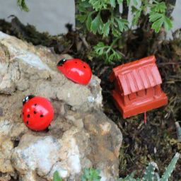 Tayhaa Red & Black Plastic Toy Beetle Showpiece - Set of 14-28
