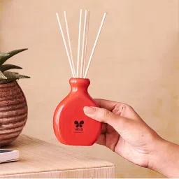 IRIS Red Apple Cinnamon Reed Diffuser Set image 3