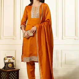 House of Pataudi Yoke Design Round Neck Kurta With Trousers & Dupatta-image-9