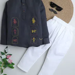 BAATCHEET Boys Embroidered Cotton Kurta with Trousers-image-36