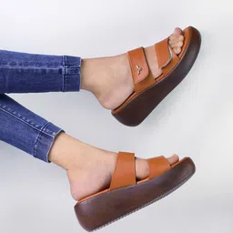 Monrow PU Wedge Sandals-picture-42