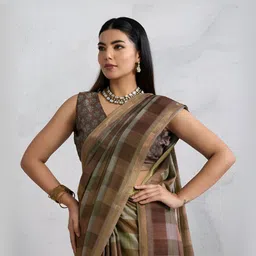 100 Dreams Women Checked Zari Saree-picture-18