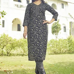 CHANSI Women Floral Printed V-Neck Straight Kurta with Trousers-image-23