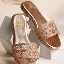 sneakers villa Women Embellished Open Toe Flats-image-93