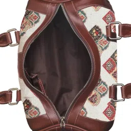 ZOUK White Printed Medium Duffle Bag image 4