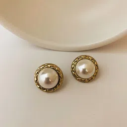 FIMBUL Gold-Plated Pearls Beaded Circular Shaped Studs-14