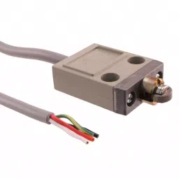 Omron Snap Action Switch SPDT Circuit, Voltage Rating 30 V DC, D4C-6302-38