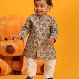 Vastramay Full Sleeves Seamless Jaipuri Flower Motif Printed Kurta With Pyjama - Green & White-image-20