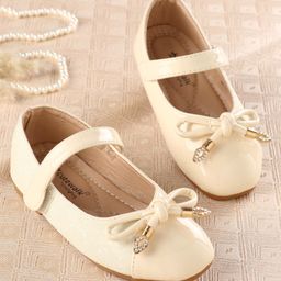 Cute Walk by Babyhug Velcro Closure Bellies with Bow - Beige-picture-14