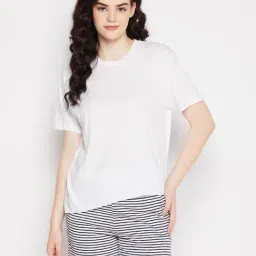 Clovia White & Black Cotton Textured T-Shirt With Boxer Shorts-image-46