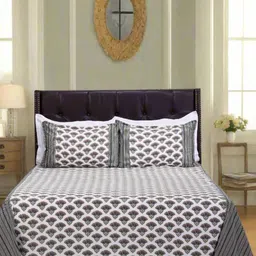 SHAHENAZ White & Green Floral Cotton 120 TC Queen Bedsheet with 2 Pillow Covers-picture-2