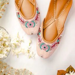NR by Nidhi Rathi Women's Rose Gold Ethnic Juttis-image-80