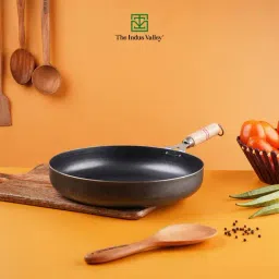 The Indus Valley Black Iron Pre Seasoned Pan with Wooden Handle 30.48cm (3.4L)-43