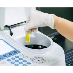 SUNLAB Quartz Fluorescence Cuvette With Teflon Stopper and Round Bottom Path Length 10 mm Capacity 3.5 ml, Q-214 image 3