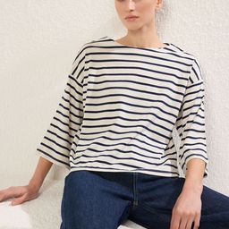 Trendyol Women Striped Drop-Shoulder Sleeves Monochrome Pockets T-shirt-image-41