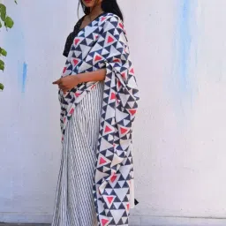 Chidiyaa White Vanilla Moon Twilight Sparkle Hand Block Printed Mulmul Cotton Saree image 2
