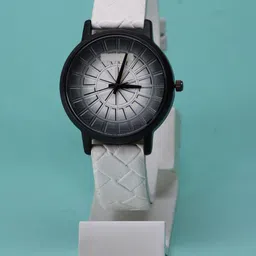 VIRAKTI Women Brass Dial & Leather Straps Analogue Watch WATGH7FJYZ6Y5JXE-image-8