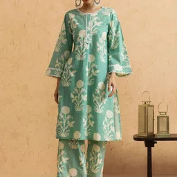 STYLEBAAZI Floral Printed Pure Cotton Straight Kurta With Trouser-picture-30