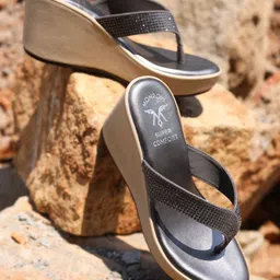 Monrow Women PU Wedge Sandals-image-97