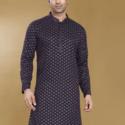 DIVISIVE Men Geometric Embroidered Chikankari Kurta-image-39