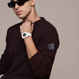 The Roadster Lifestyle Co. Pullover with Applique Detail-image-43