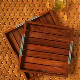 ExclusiveLane 'Oasis Plank Duo' Hand-Painted Nested Serving Trays In Sheesham Wood (Set of 2)-picture-5