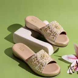 Inc 5 Women Embellished Ethnic Open Toe Flats-11