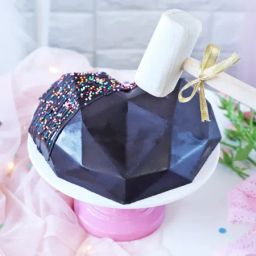 Valentine Chocolate Heart Pinata Cake (750 gm)-image-81