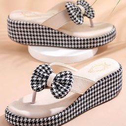 Shoetopia Houndstooth Designed Bow Applique Detailed Platform Heel Sandals - Black-image-4