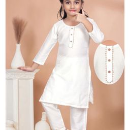 Pehanaava Cotton Blend Woven Three Fourth Sleeves Gota Lace Embellished Kurta Pant Set - White-image-120