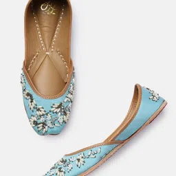 House of Pataudi Women Embellished Ethnic Mojaris Flats-image-76