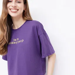 glitchez Weekend Escape Print Boxy Crop T-shirt-image-15