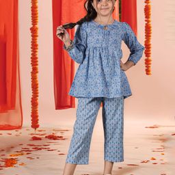 Neudis Pure Cotton Three Fourth Puffed Sleeves Floral Printed Kurta With Coordinating Pant Set - Blue-image-33