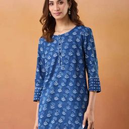 Fabindia Indigo Cotton Slim Fit Dabu Printed Short Kurta-picture-26