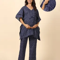 Ikk Kudi by Seerat Cotton Woven Three Fourth Batwing Sleeves Floral Motif Printed Kaftan Top With Zipper Nursing Access & Pant Set -  Blue-picture-27