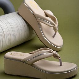 Shoetopia Solid Knot Designed Platform Heel Sandals - Beige-image-91