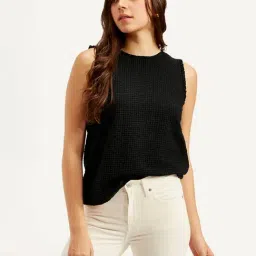 Levi's Black Regular Fit Textured Top-picture-31