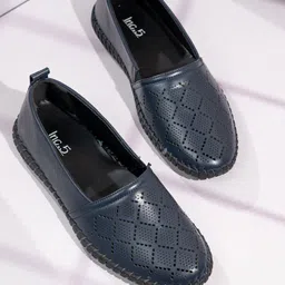 Inc 5 Women Printed Loafers-28