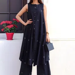GoSriKi Women Printed Regular Kurta with Palazzos-39