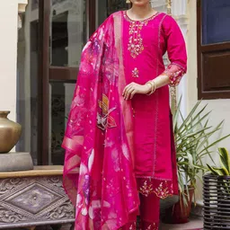 VredeVogel Floral Embroidered Thread Work Straight Kurta With Trousers & Dupatta-30