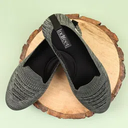 Indifeet Women Textured Slip-On Sneakers-20
